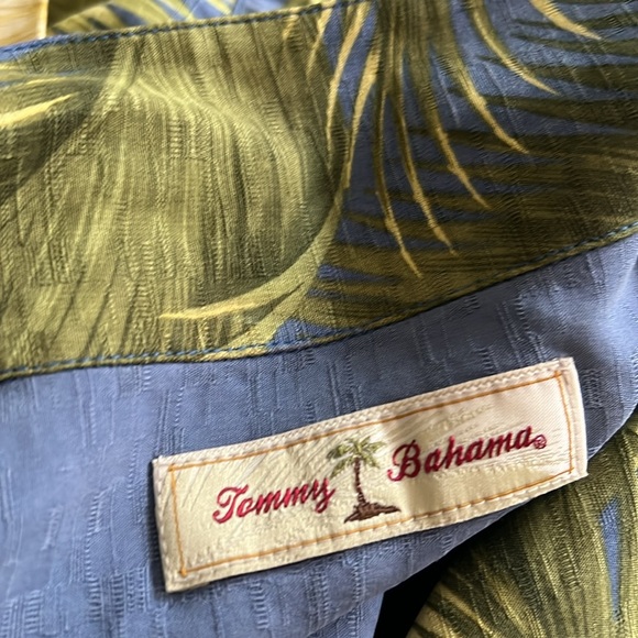 Tommy Bahama silk l shirt - Picture 13 of 14